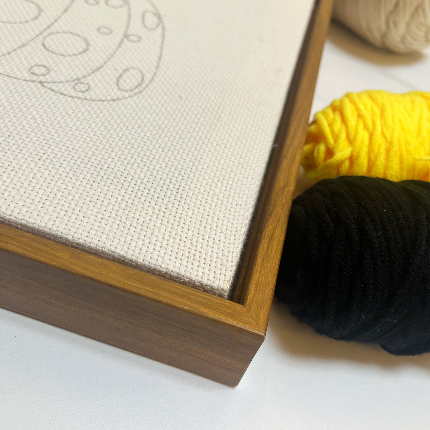 YAYOI KUSAMA-Inspired Pumpkin - Punch Needle Kit Embroidery