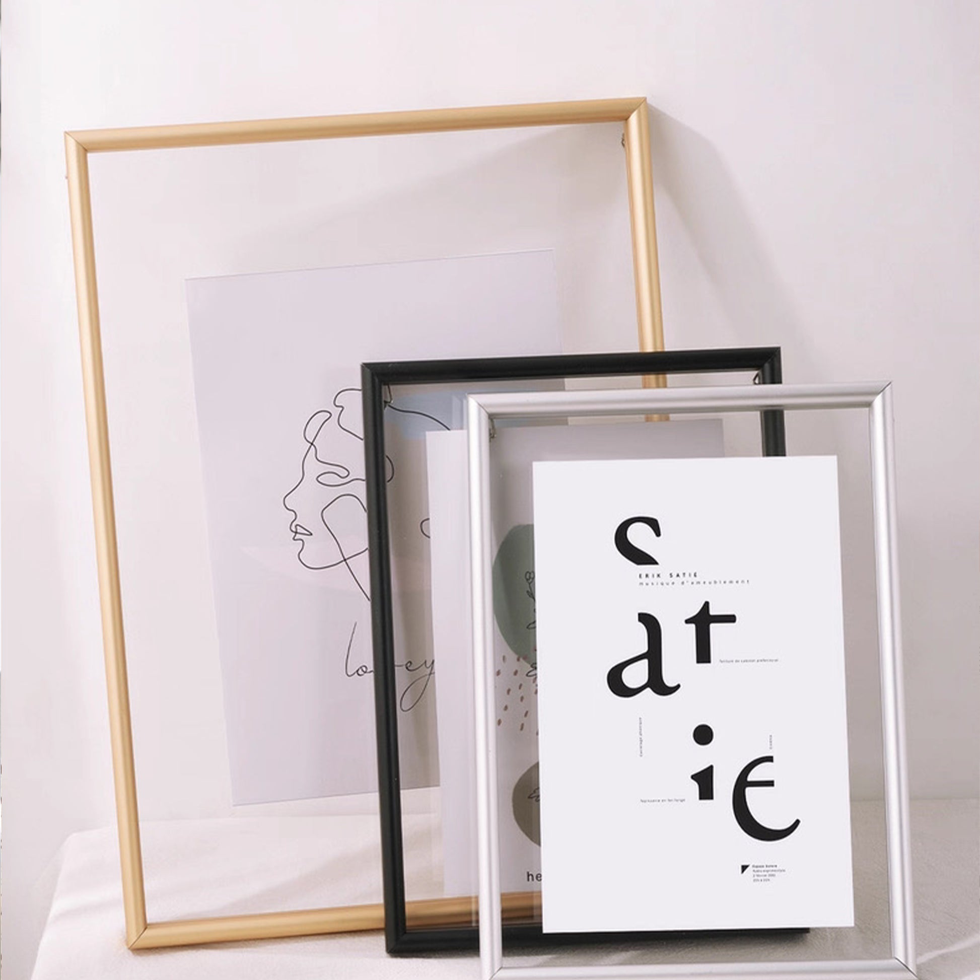 This A4 silver picture frame features a durable aluminium alloy structure with a transparent acrylic front, ensuring your photos or artwork are beautifully displayed while protected. 